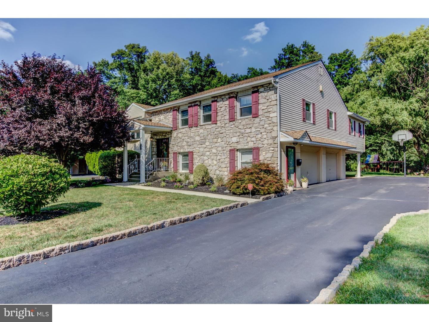 431 Doe Run Lane Springfield, PA 19064 - Photo 1 of 25