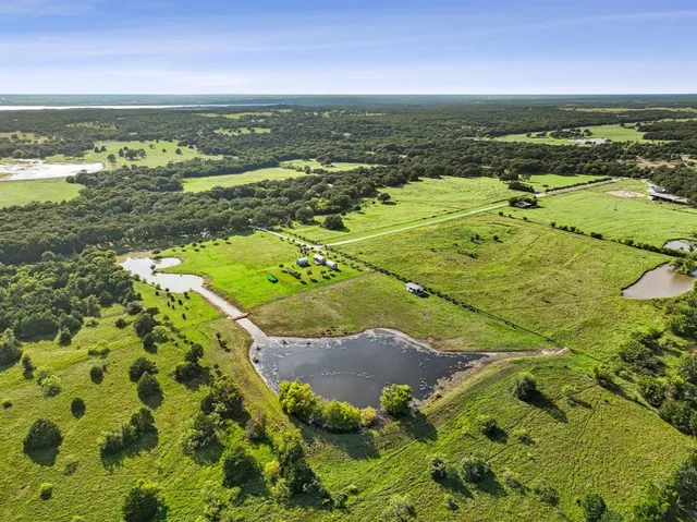 $1,800,000 | 1072 Oak Hill Road, Valley View, TX 76272