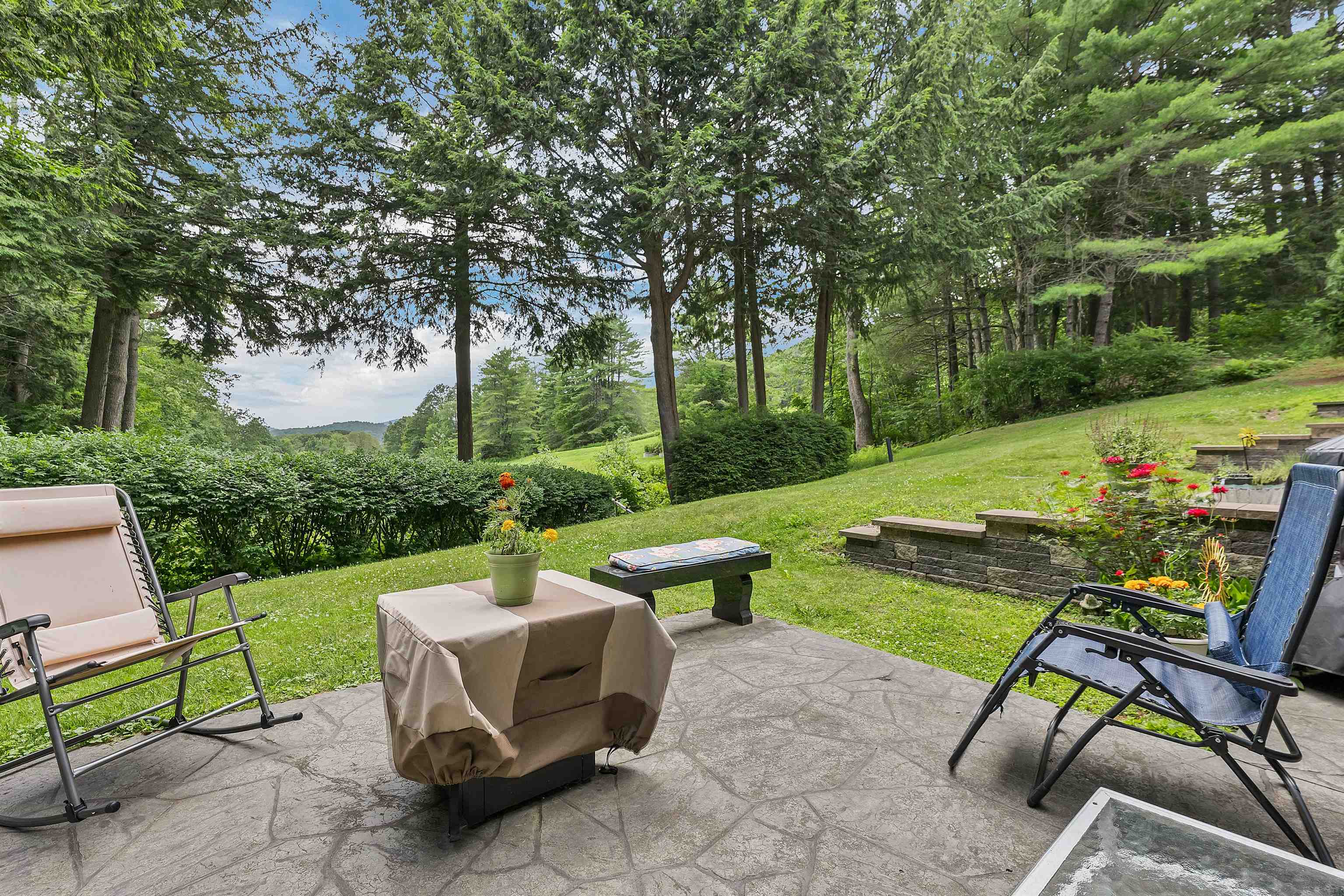 824 Hard Road, Unit A2 Hartford, VT 05059 - Photo 4 of 45 Gallery Image 4