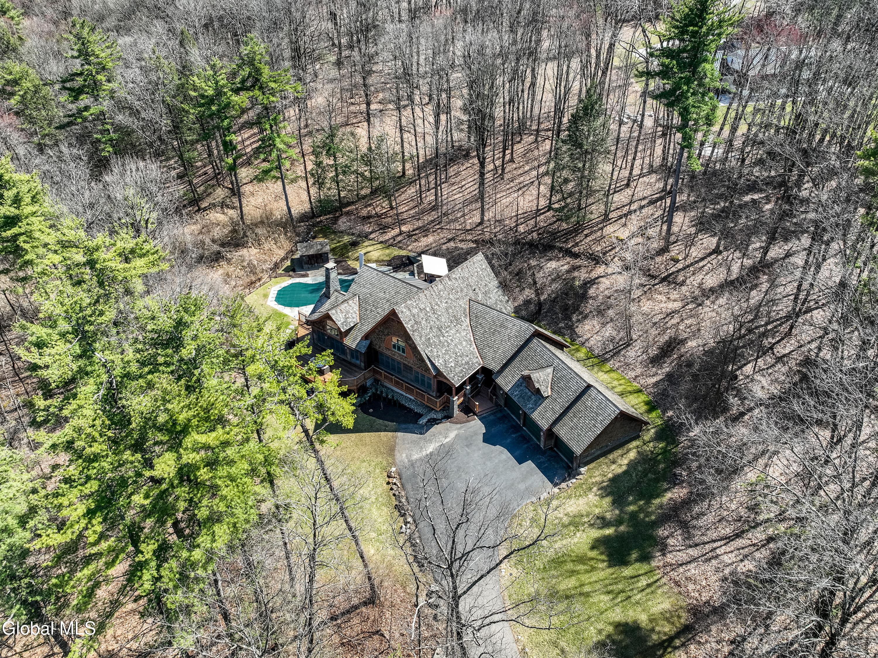 35 Shaker Bay Road Colonie, NY 12110 - Photo 4 of 68 001-001-35-Shaker-Bay-Road-Latham-NY-121