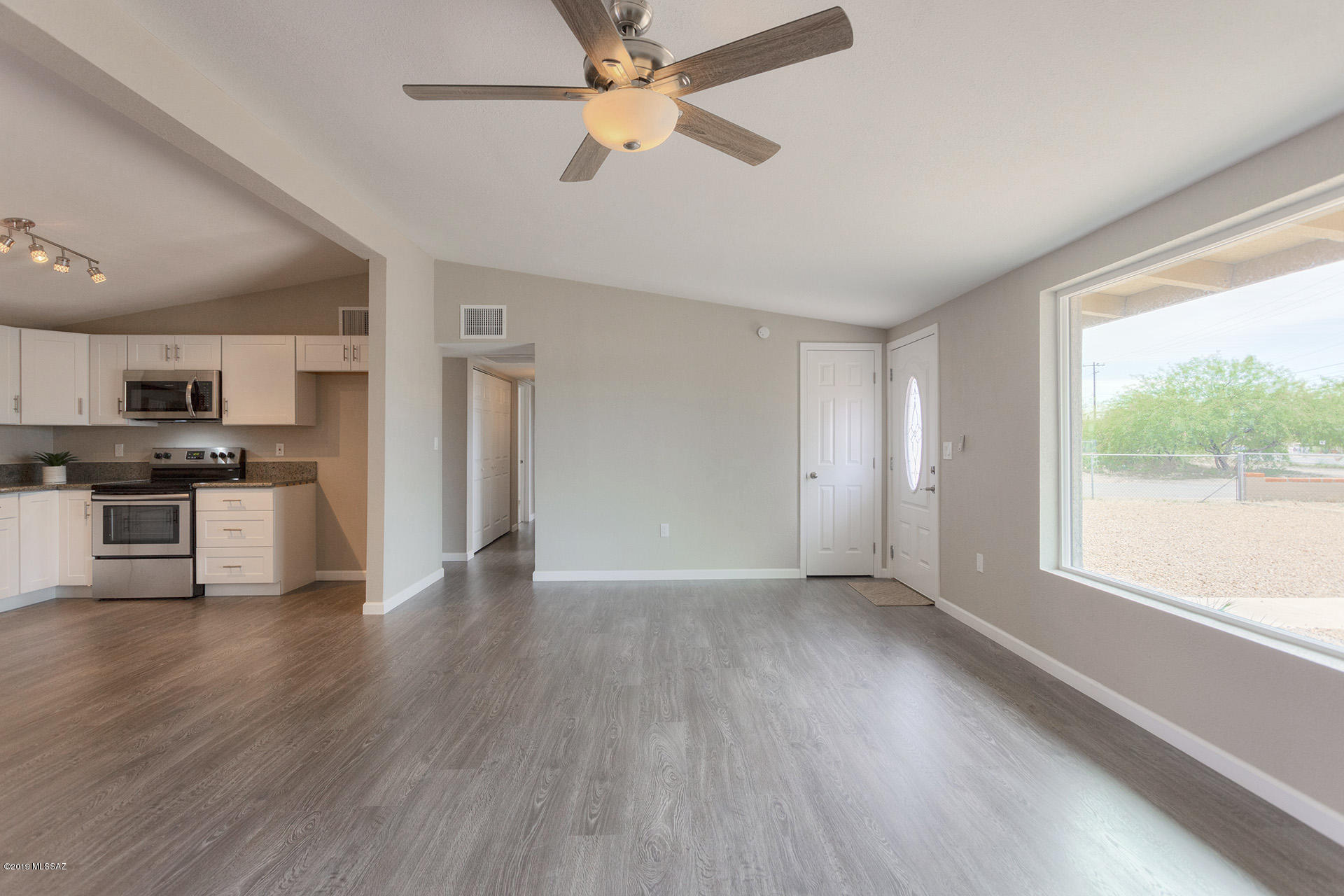 2548 West Drexel Road Tucson, AZ 85746 - Photo 4 of 28 Gallery Image 4