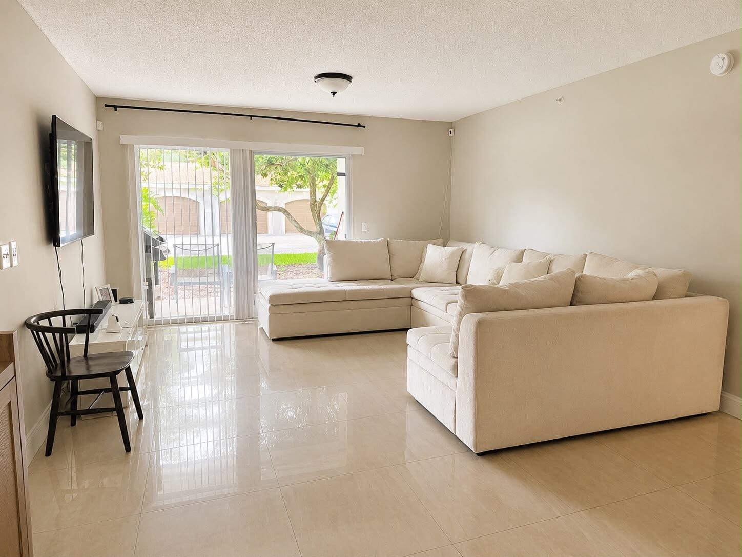 5045 Wiles Road, Unit 105 Coconut Creek, FL 33073 - Photo 2 of 13 022dc2a2-ebac-4c87-9735-ce187a025a92