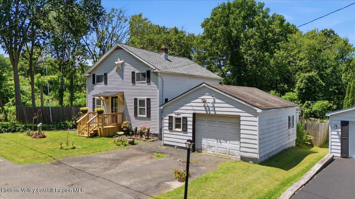 102 Stone Quarry Road Clifton Park, NY 12065 - Photo 2 of 37 2