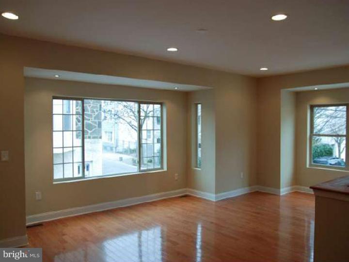 263 Ripka Street Philadelphia, PA 19127 - Photo 8 of 11