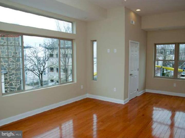 263 Ripka Street Philadelphia, PA 19127 - Photo 9 of 11