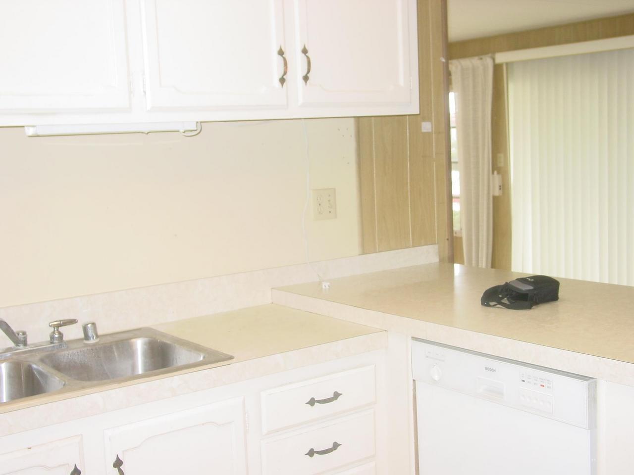 30 Winchester Canyon Road, Unit 94 Goleta, CA 93117 - Photo 6 of 13 Kitchen