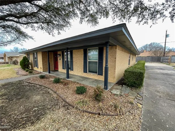 $2,150 | 1714 Crescent Drive, Sherman, TX 75092