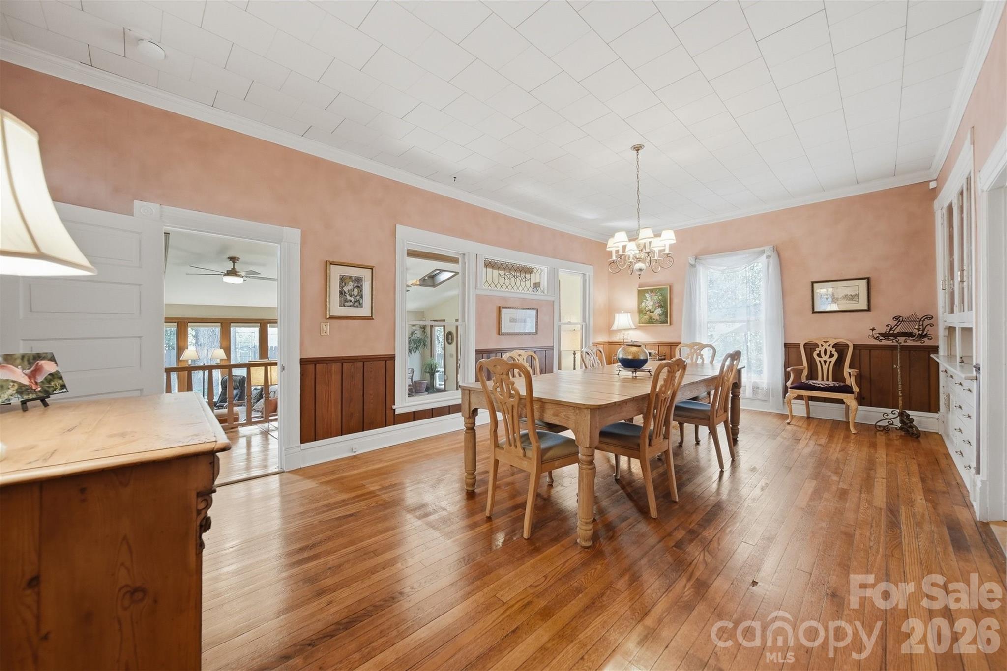 321 9th Street Northwest Hickory, NC 28601 - Photo 14 of 48