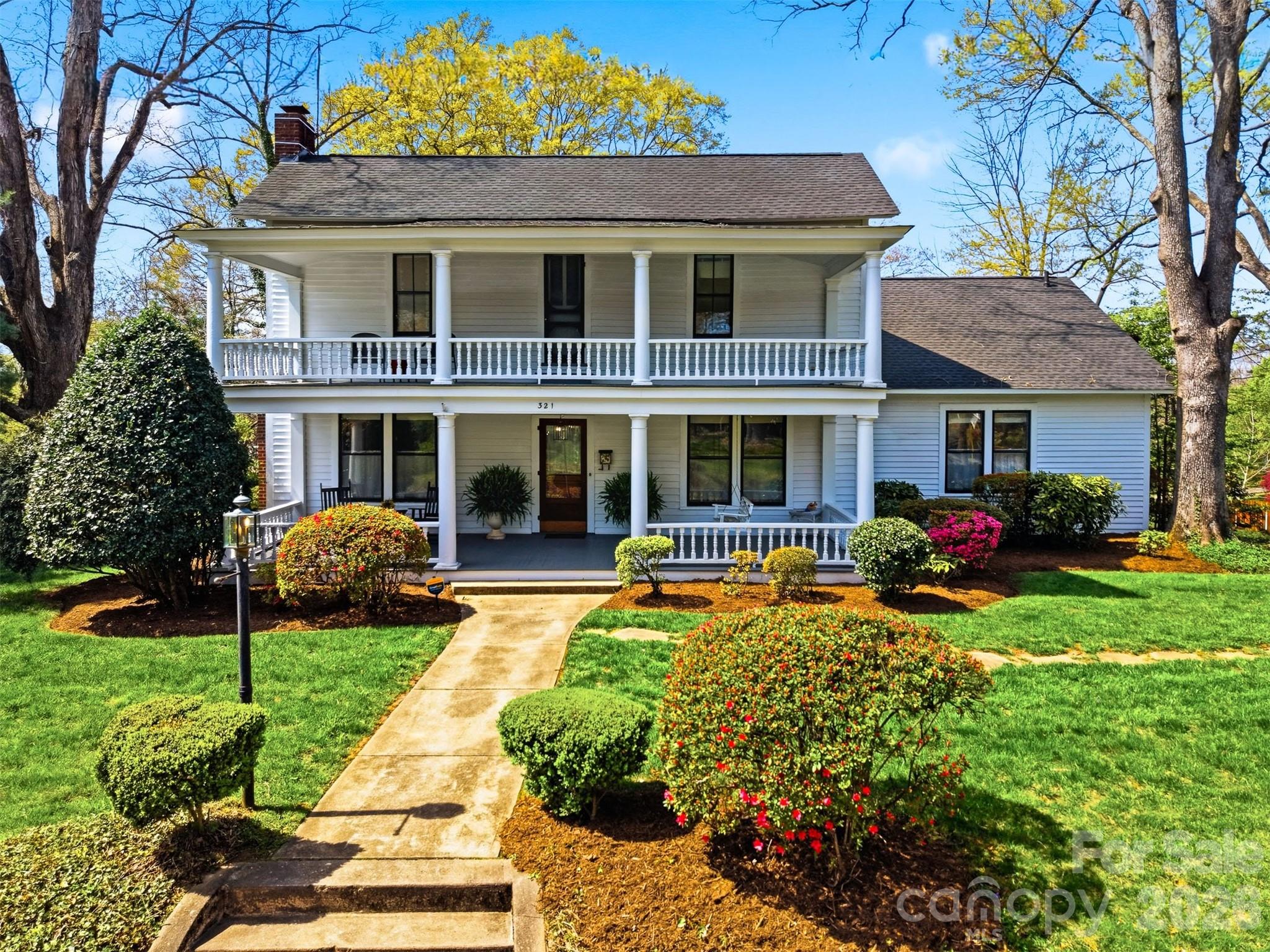 321 9th Street Northwest Hickory, NC 28601 - Photo 2 of 48