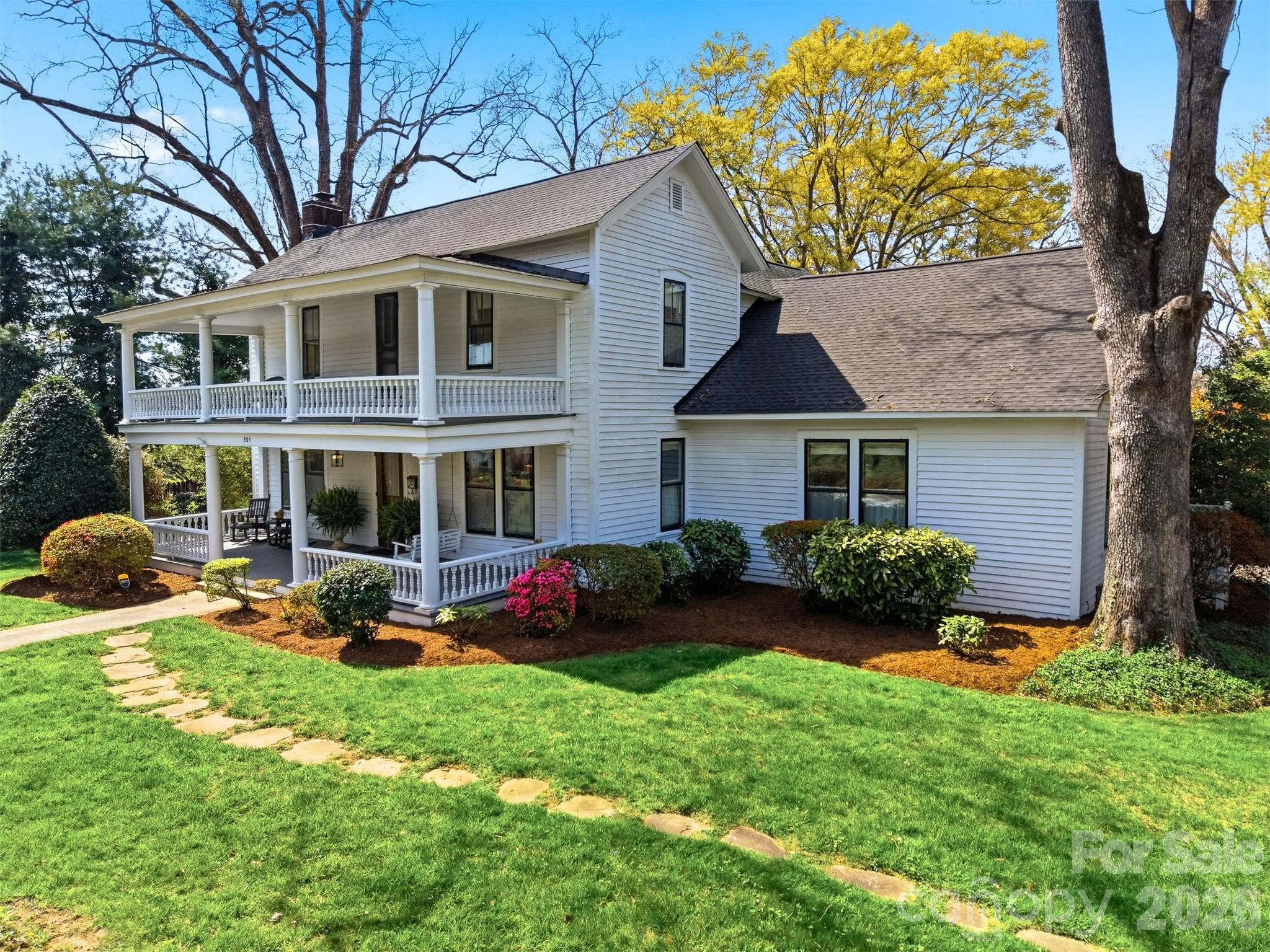 321 9th Street Northwest Hickory, NC 28601 - Photo 4 of 48