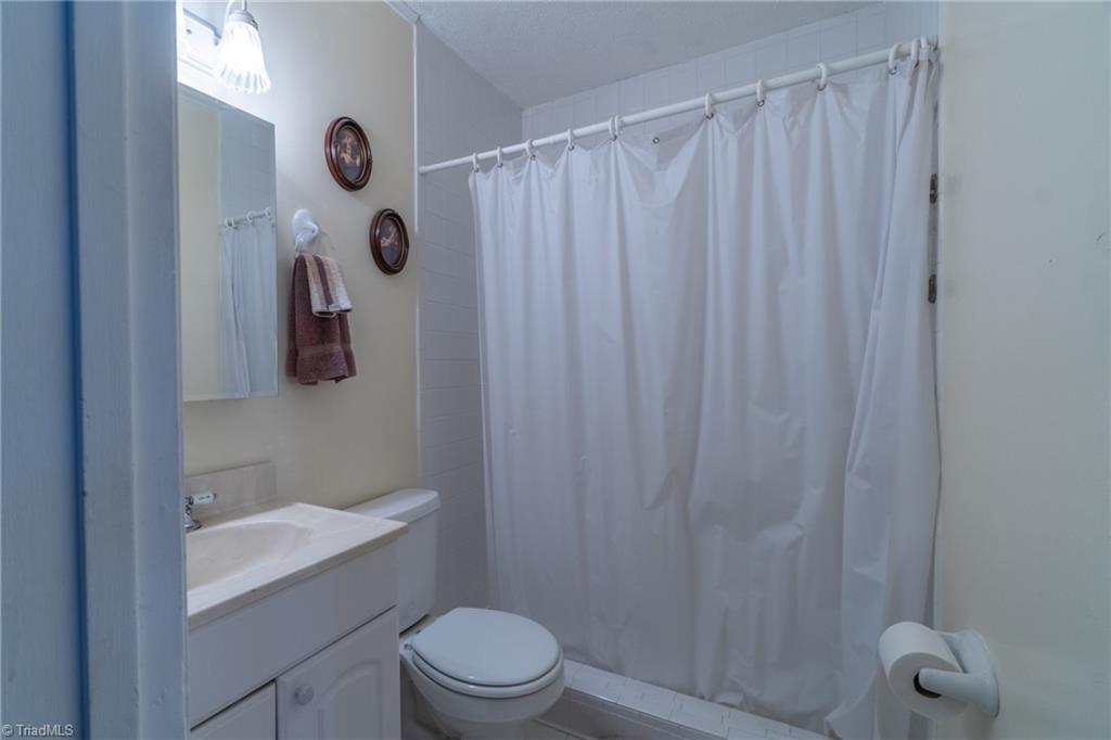 5743 Bramblegate Road, Unit D Greensboro, NC 27409 - Photo 18 of 25 Gallery Image 18