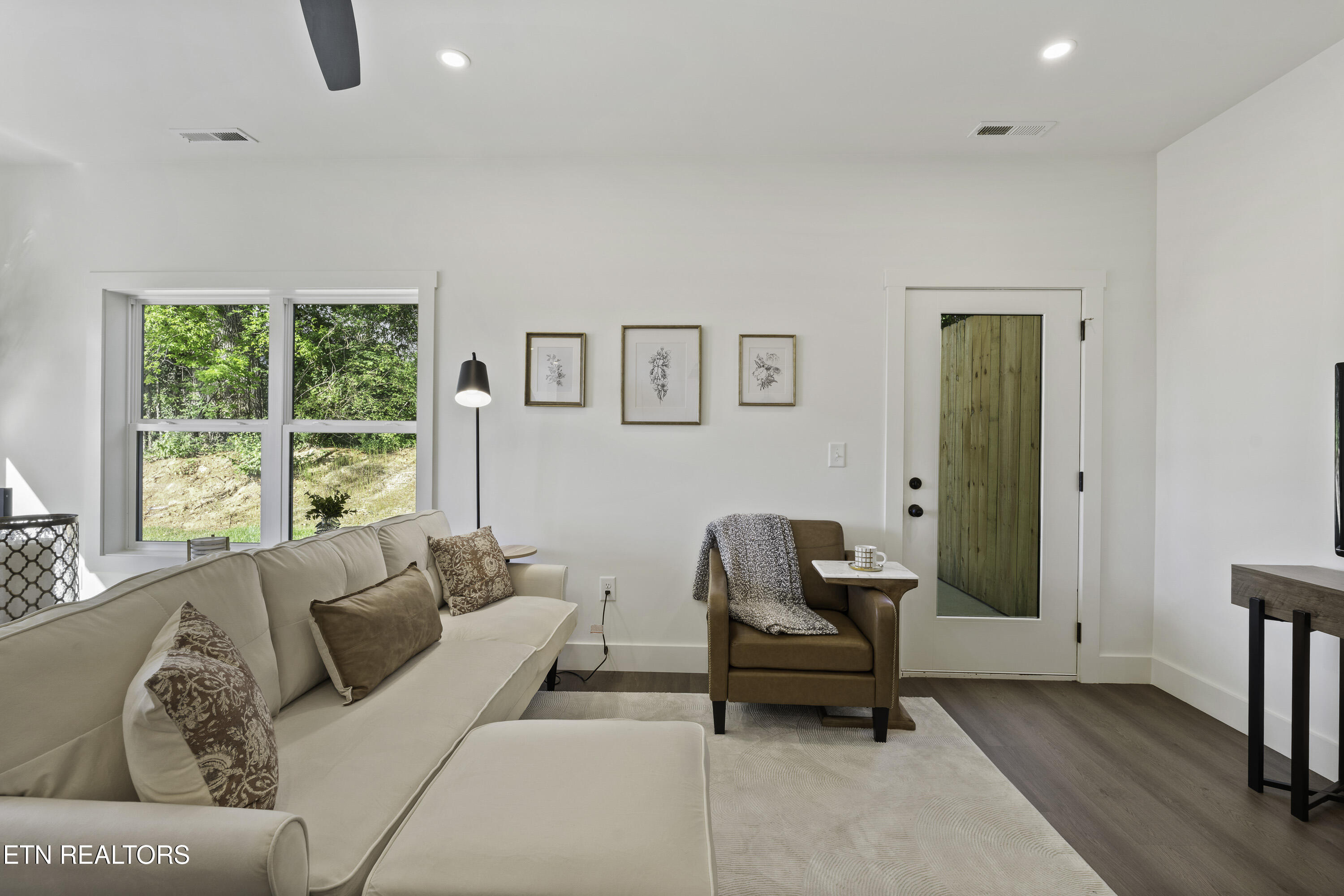 1335 Grace Ridge Drive Sevierville, TN 37862 - Photo 25 of 53 Living Area