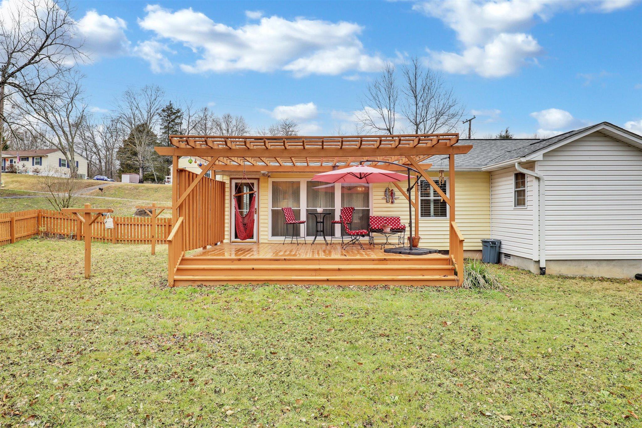 136 East Arrowwood Road Oak Ridge, TN 37830 - Photo 3 of 27 04-IMG_8808