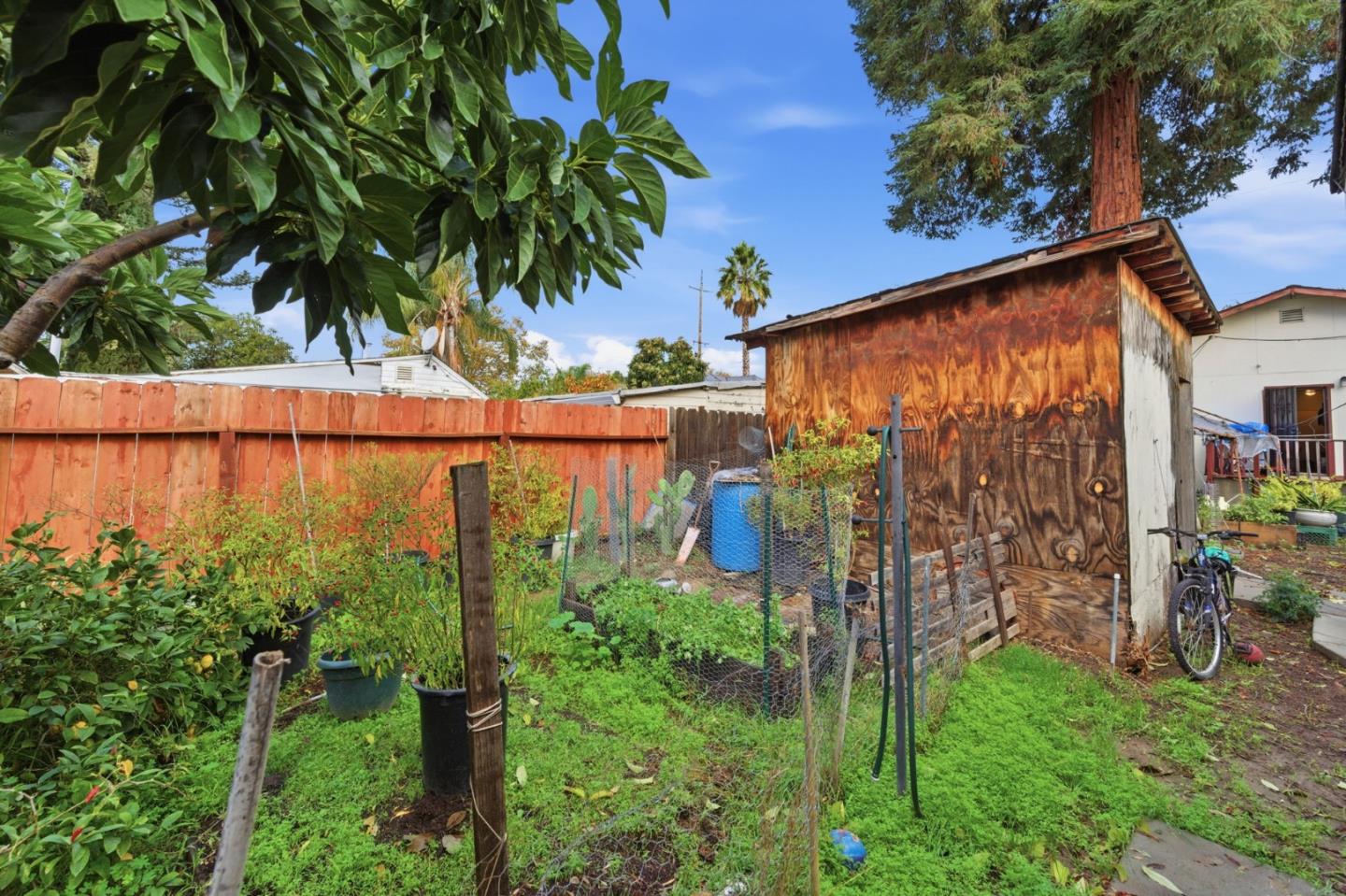 361 North 10th Street San Jose, CA 95112 - Photo 12 of 14 a view of a backyard