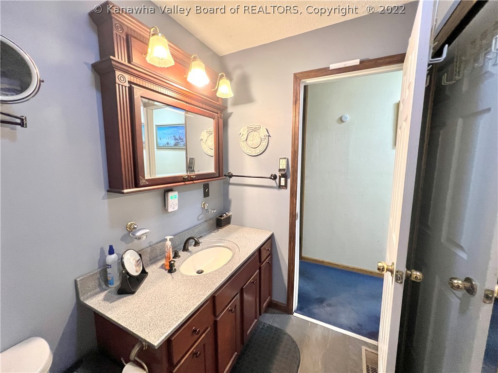 8669 Sandhill Road Point Pleasant, WV 25550 - Photo 29 of 45 Gallery Image 29