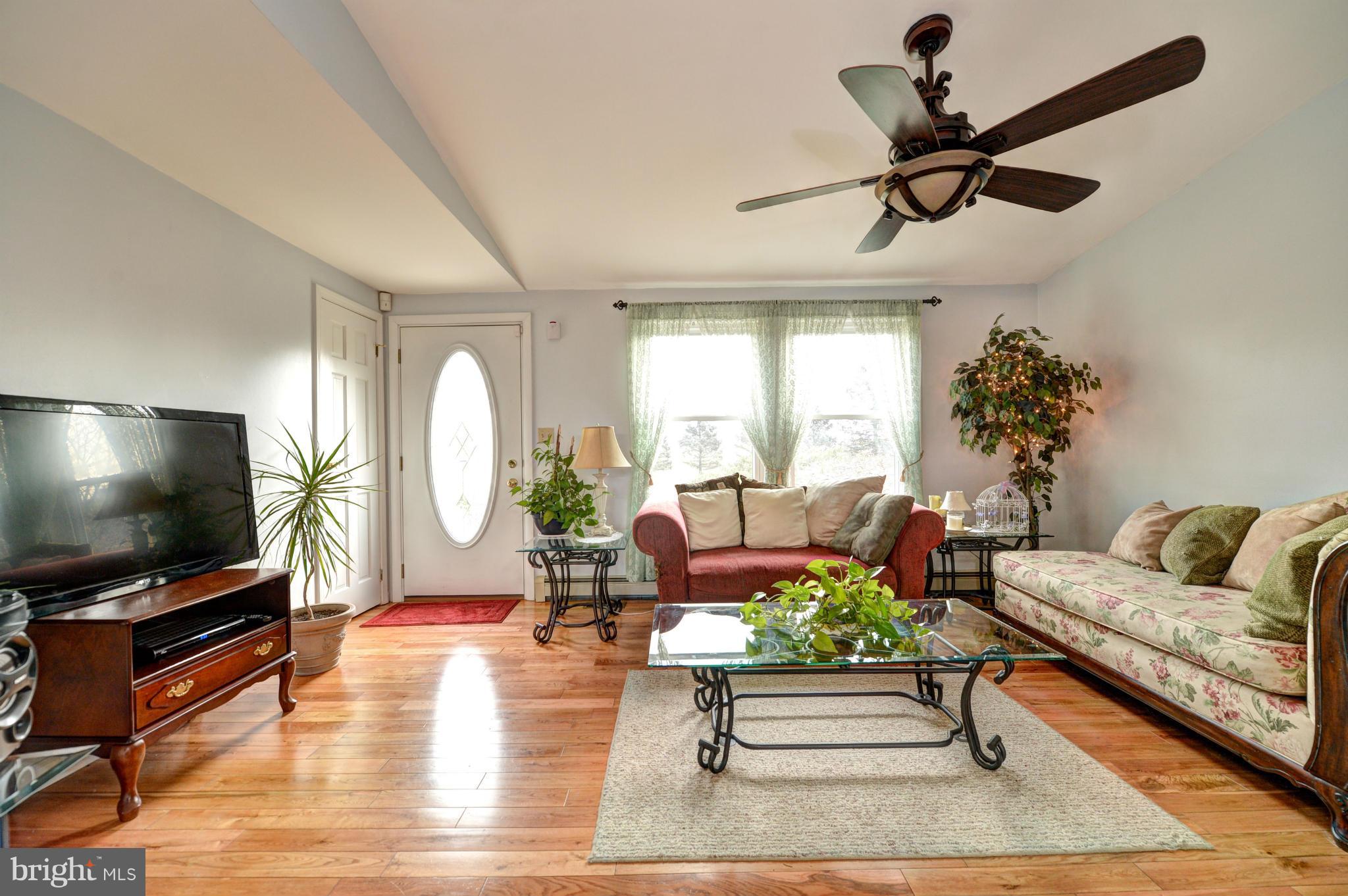 221 Walnut Garden Road Rising Sun, MD 21911 - Photo 12 of 30 Living Room