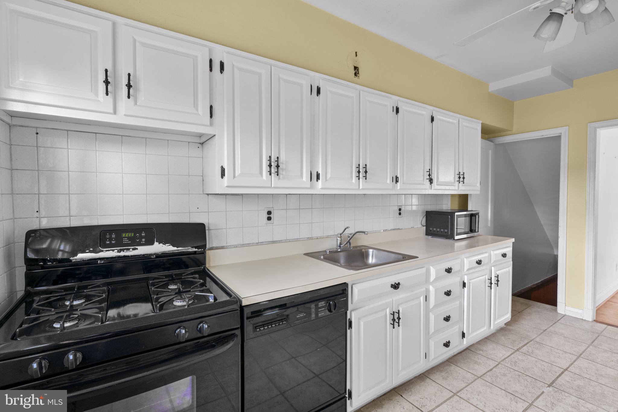 1241 Glenhaven Road Baltimore, MD 21239 - Photo 10 of 29