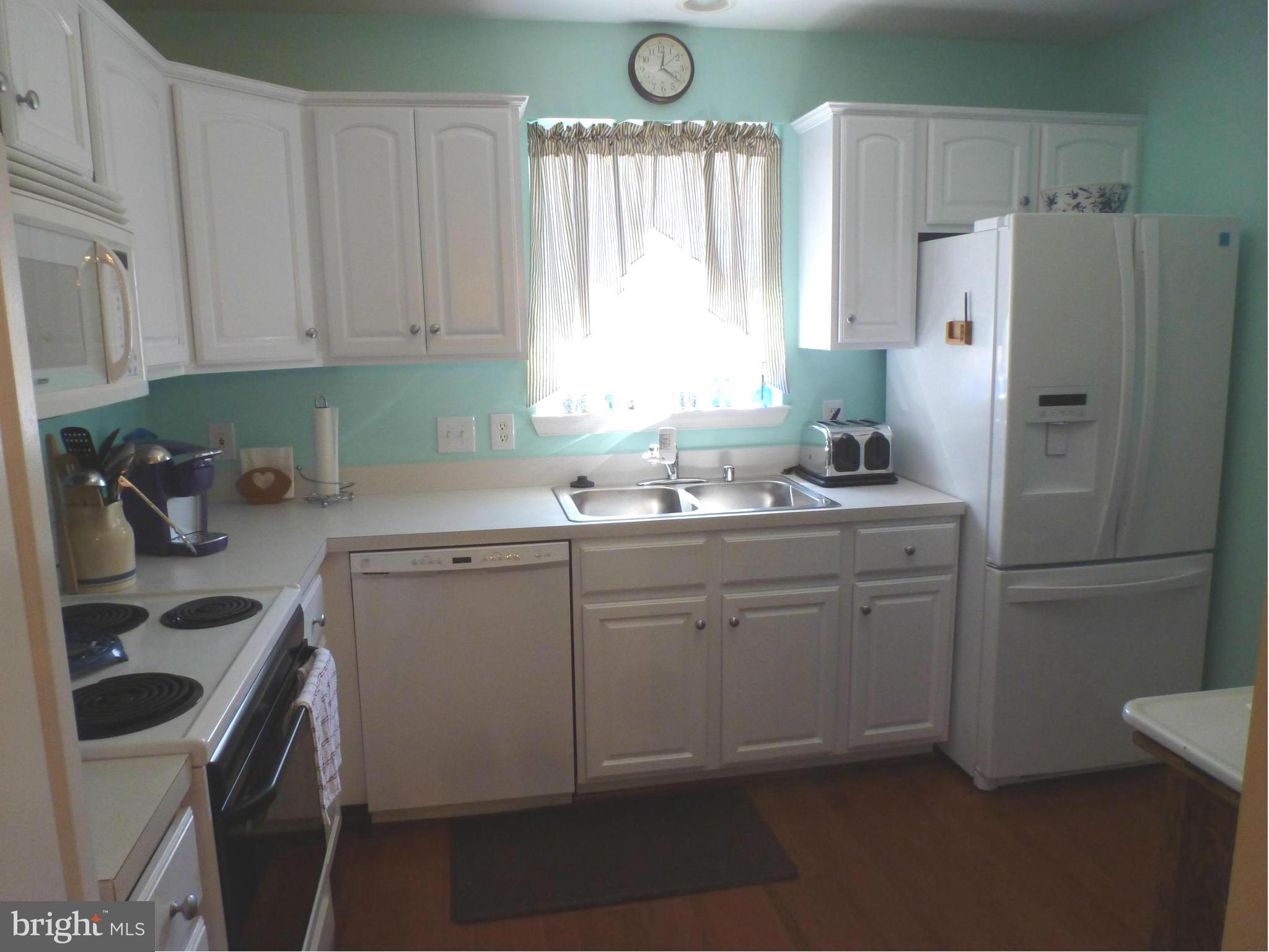 812 Merry Go Round Way Mount Airy, MD 21771 - Photo 8 of 19 Kitchen with newer appliances