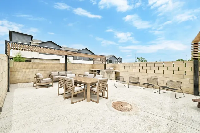 $2,500 | 2050 Lohmans Spur, Unit 1801, Lakeway, TX 78734