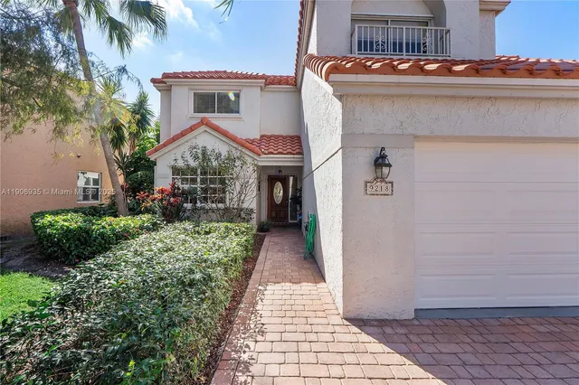 $700,000 | Forest Ridge, Davie, FL 33328