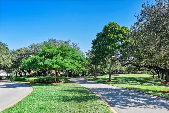 $700,000 | Forest Ridge, Davie, FL 33328