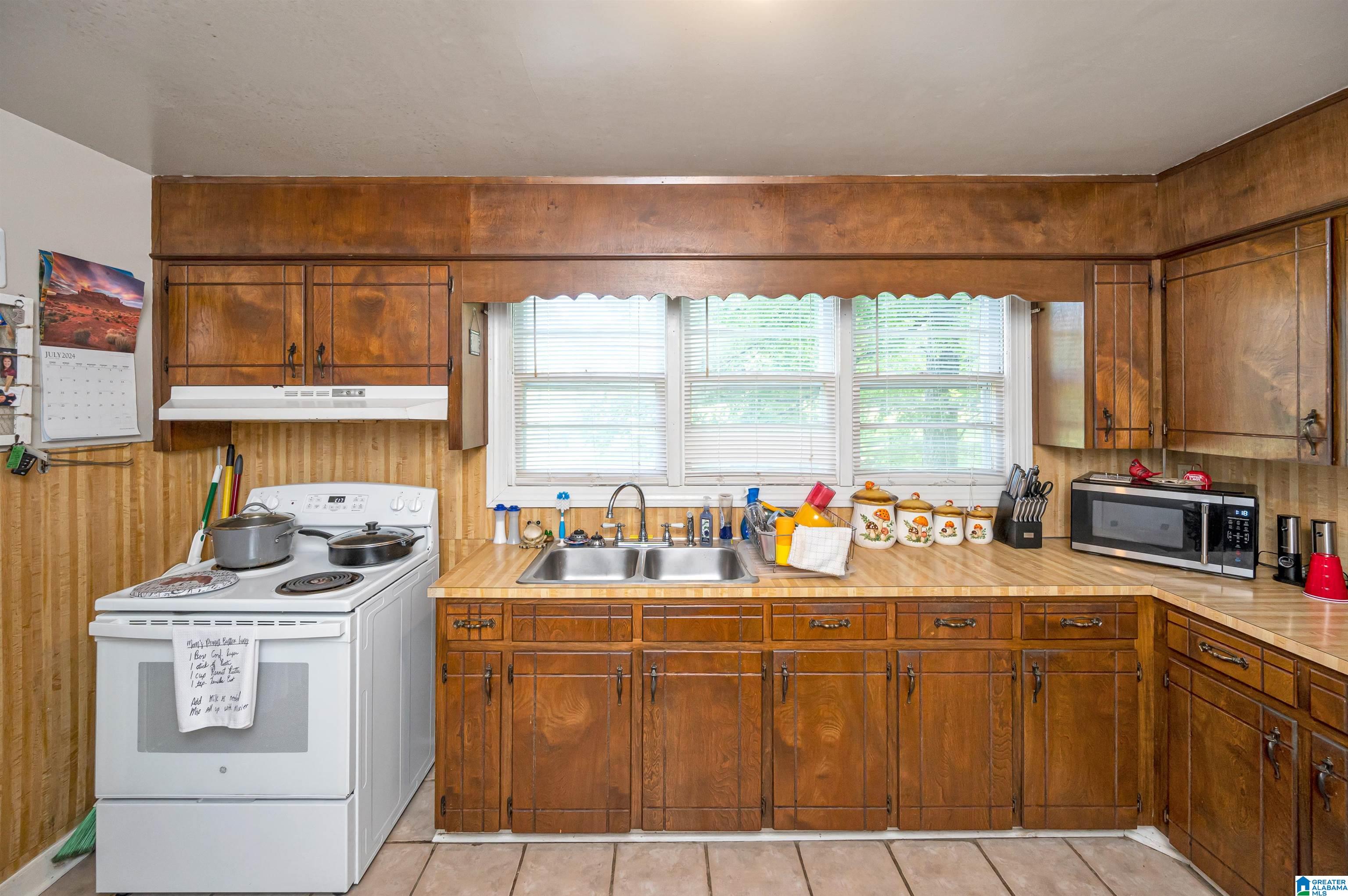 4312 Maple Circle Adamsville, AL 35005 - Photo 10 of 38