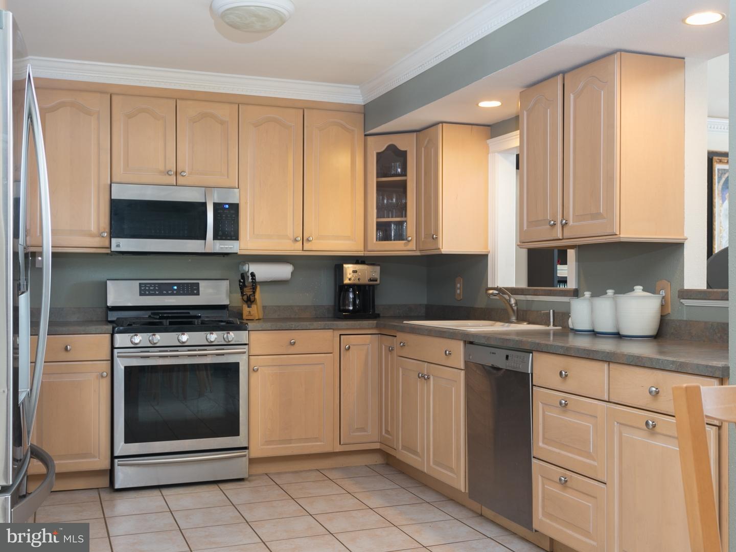 5020 Crosswicks Hamilton Square Road Hamilton, NJ 08620 - Photo 8 of 25 Kitchen