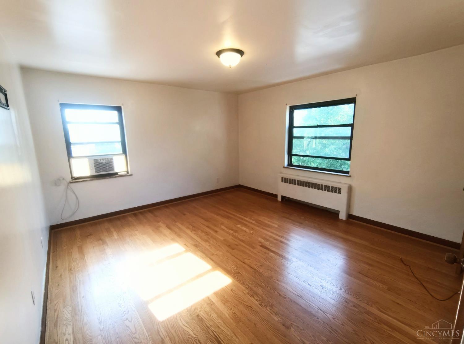 2449 Ferguson Road Cincinnati, OH 45238 - Photo 4 of 13