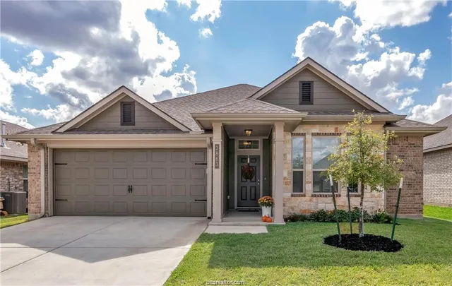 $2,500 | 3863 Still Creek Loop, College Station, TX 77845