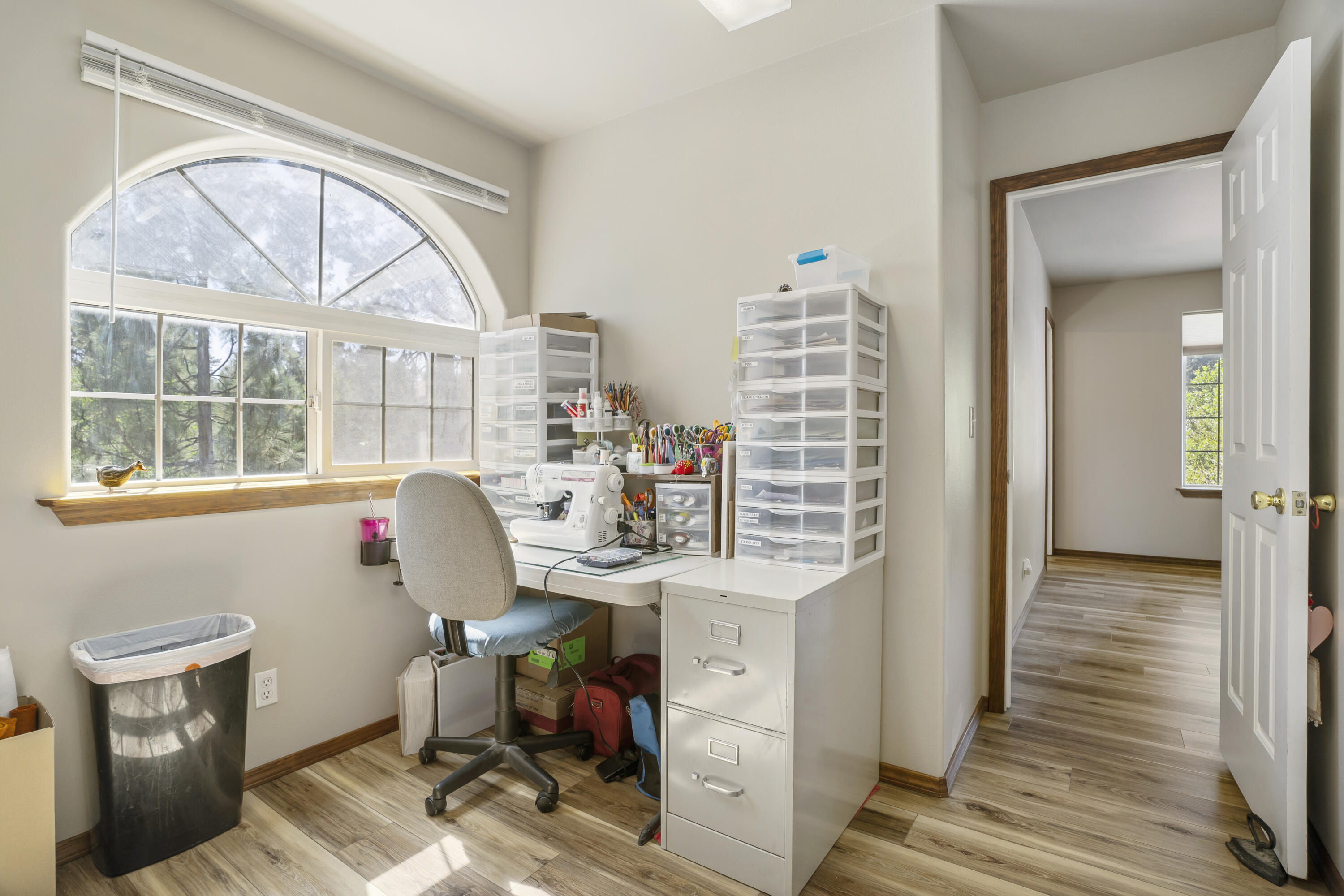 51445 Ash Road La Pine, OR 97739 - Photo 14 of 50 Craft room with sink