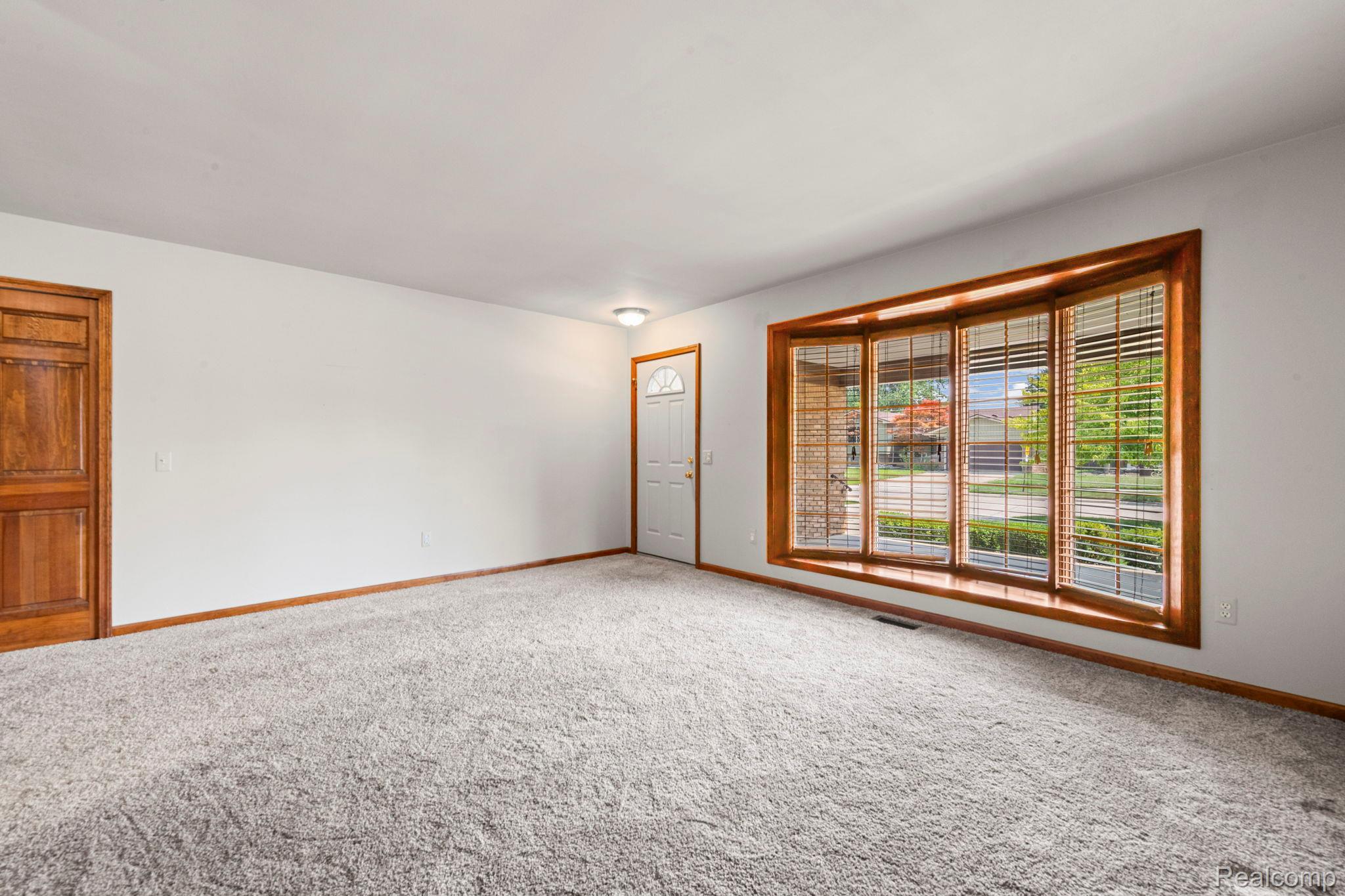 21580 Georgetown Road Trenton, MI 48183 - Photo 6 of 36 14-web-or-mls-21580-georgetown-rd.jpg