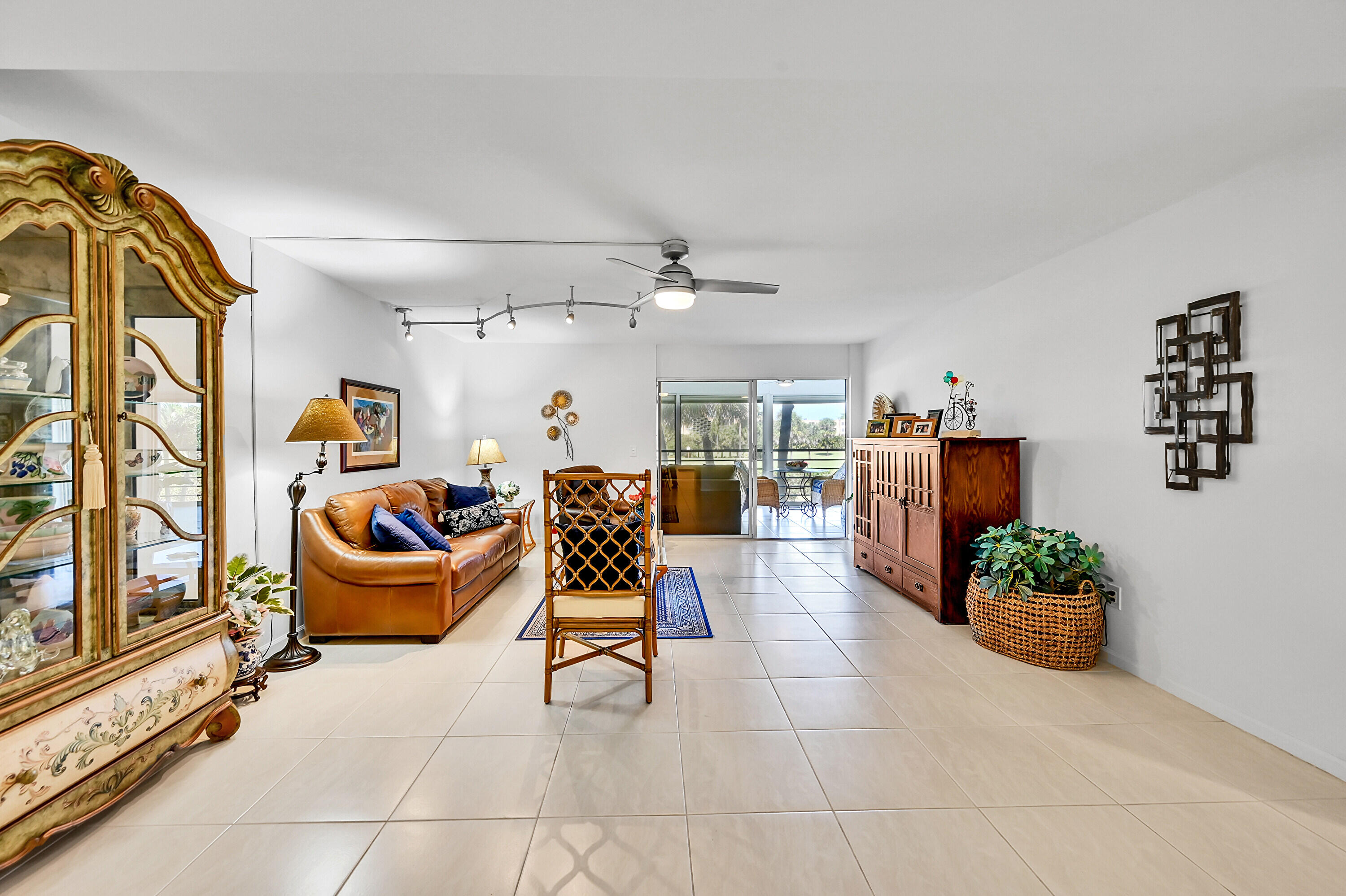 9165 Southwest 14th Street, Unit 1205 Boca Raton, FL 33428 - Photo 12 of 28 Living Room