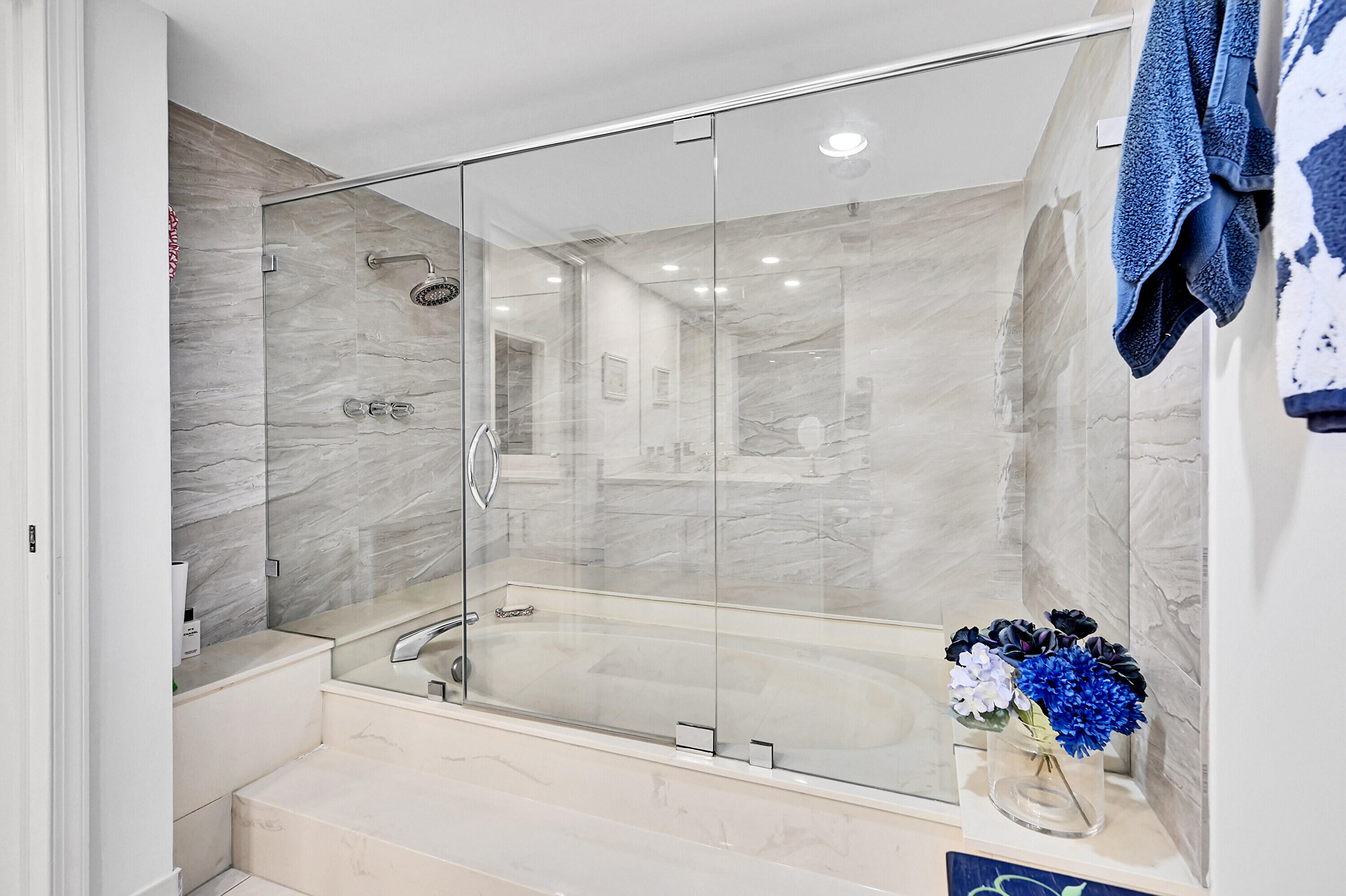 9165 Southwest 14th Street, Unit 1205 Boca Raton, FL 33428 - Photo 23 of 28 Master Bathroom