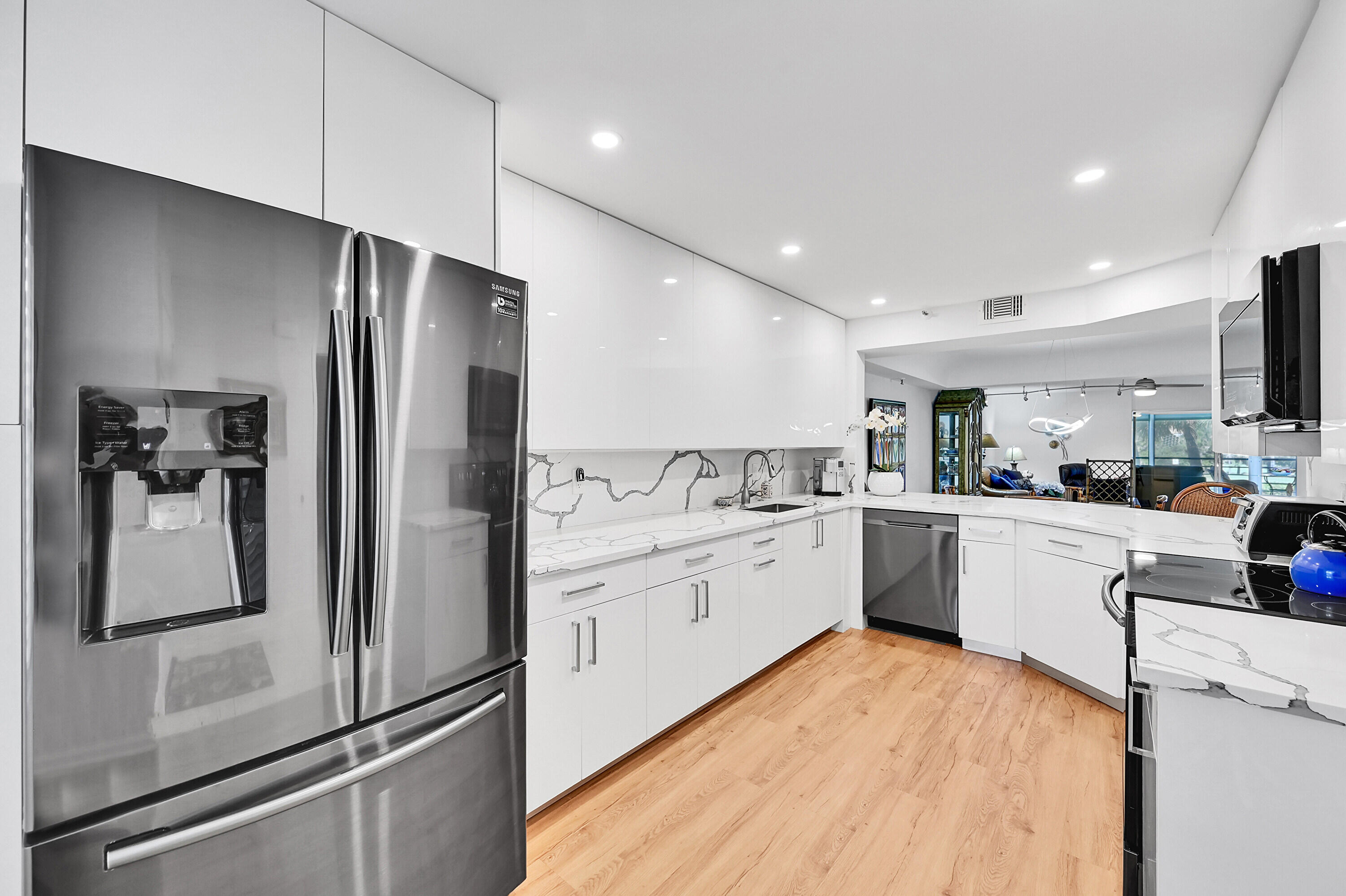 9165 Southwest 14th Street, Unit 1205 Boca Raton, FL 33428 - Photo 5 of 28 Kitchen
