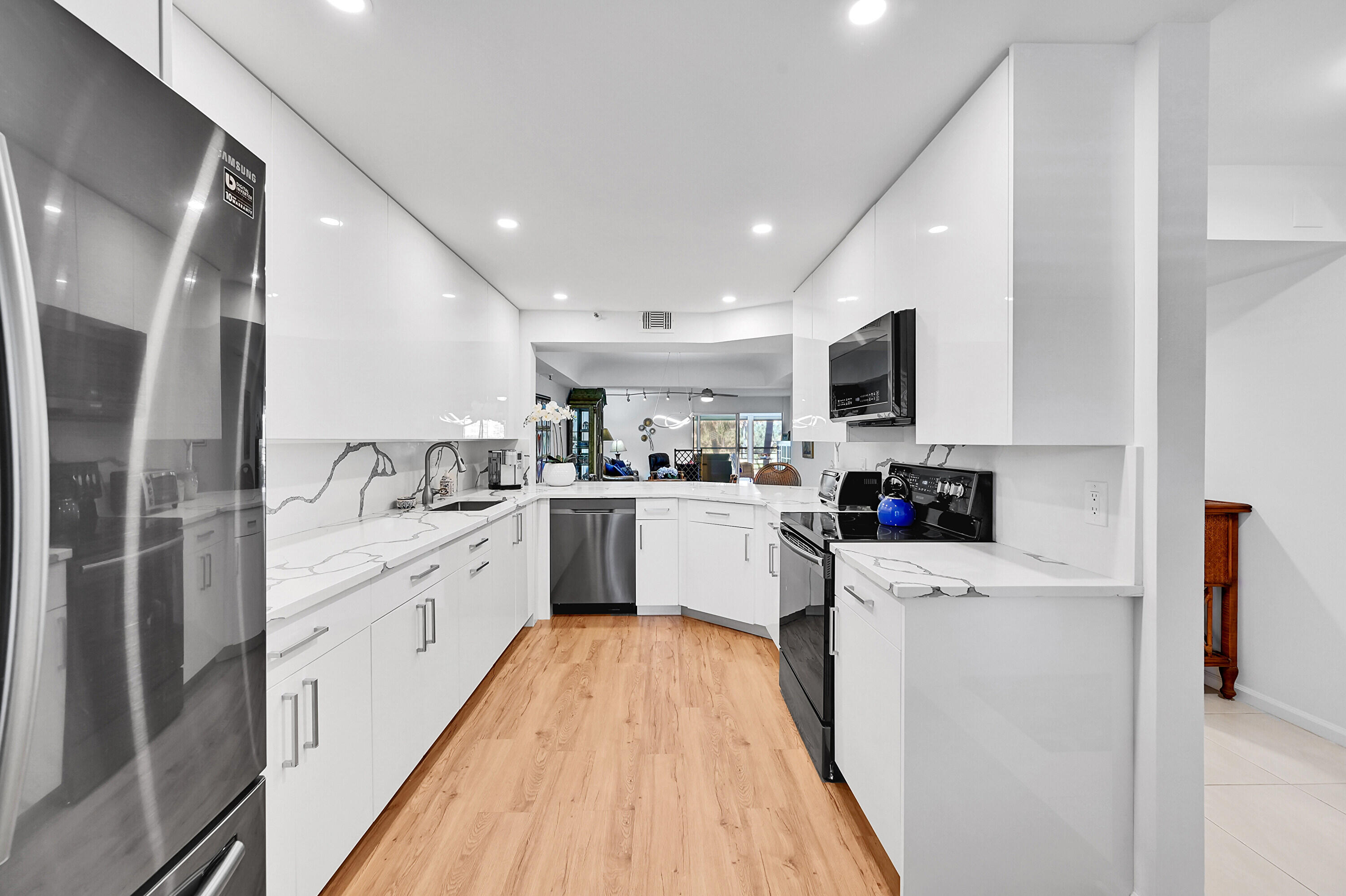 9165 Southwest 14th Street, Unit 1205 Boca Raton, FL 33428 - Photo 6 of 28 Kitchen