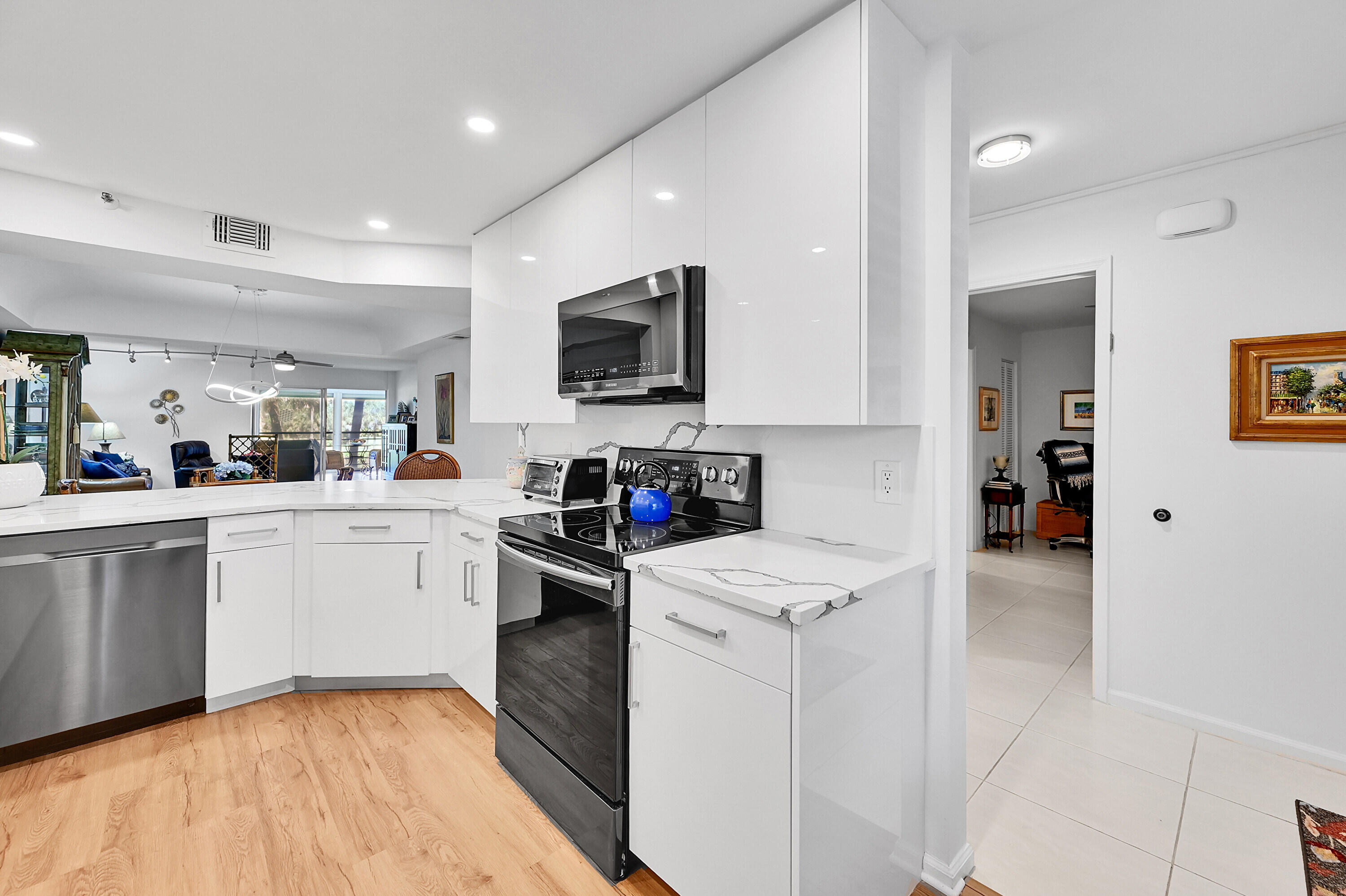 9165 Southwest 14th Street, Unit 1205 Boca Raton, FL 33428 - Photo 7 of 28 Kitchen