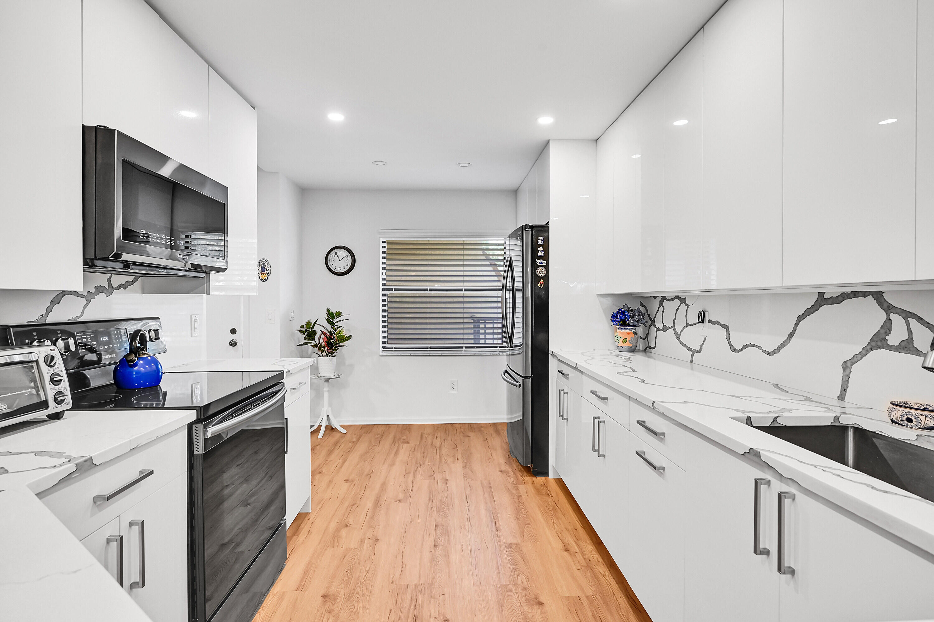 9165 Southwest 14th Street, Unit 1205 Boca Raton, FL 33428 - Photo 8 of 28 Kitchen