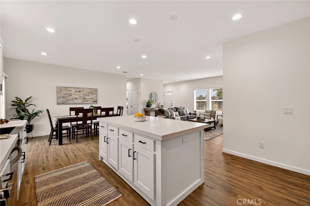 6160 Beacon Court Paradise, CA 95969 - Photo 14 of 34 a kitchen with appliances and cabinets