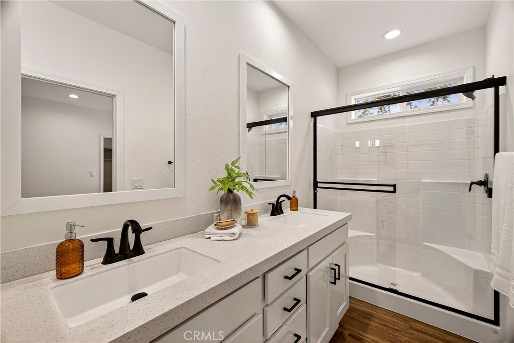 6160 Beacon Court Paradise, CA 95969 - Photo 19 of 34 a bathroom with a sink and a mirror