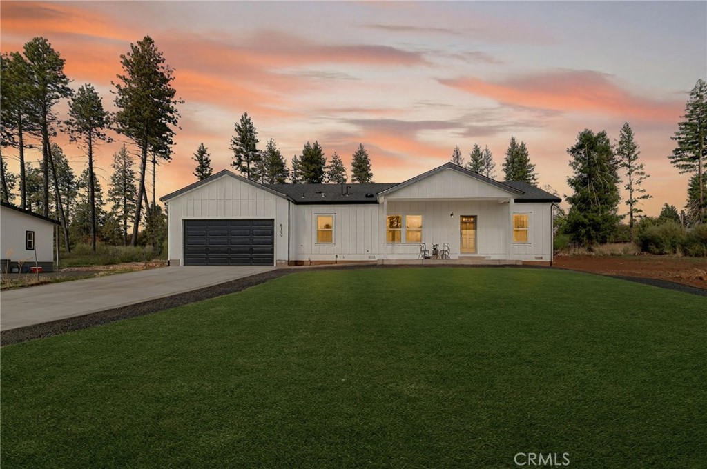 6160 Beacon Court Paradise, CA 95969 - Photo 2 of 34 a front view of house with yard and green space
