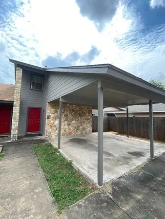 $1,350 | 2213 Singletree Avenue, Unit B, Austin, TX 78727