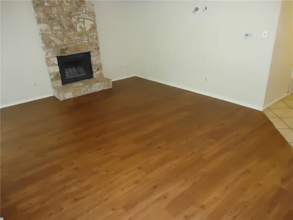 $1,350 | 2213 Singletree Avenue, Unit B, Austin, TX 78727