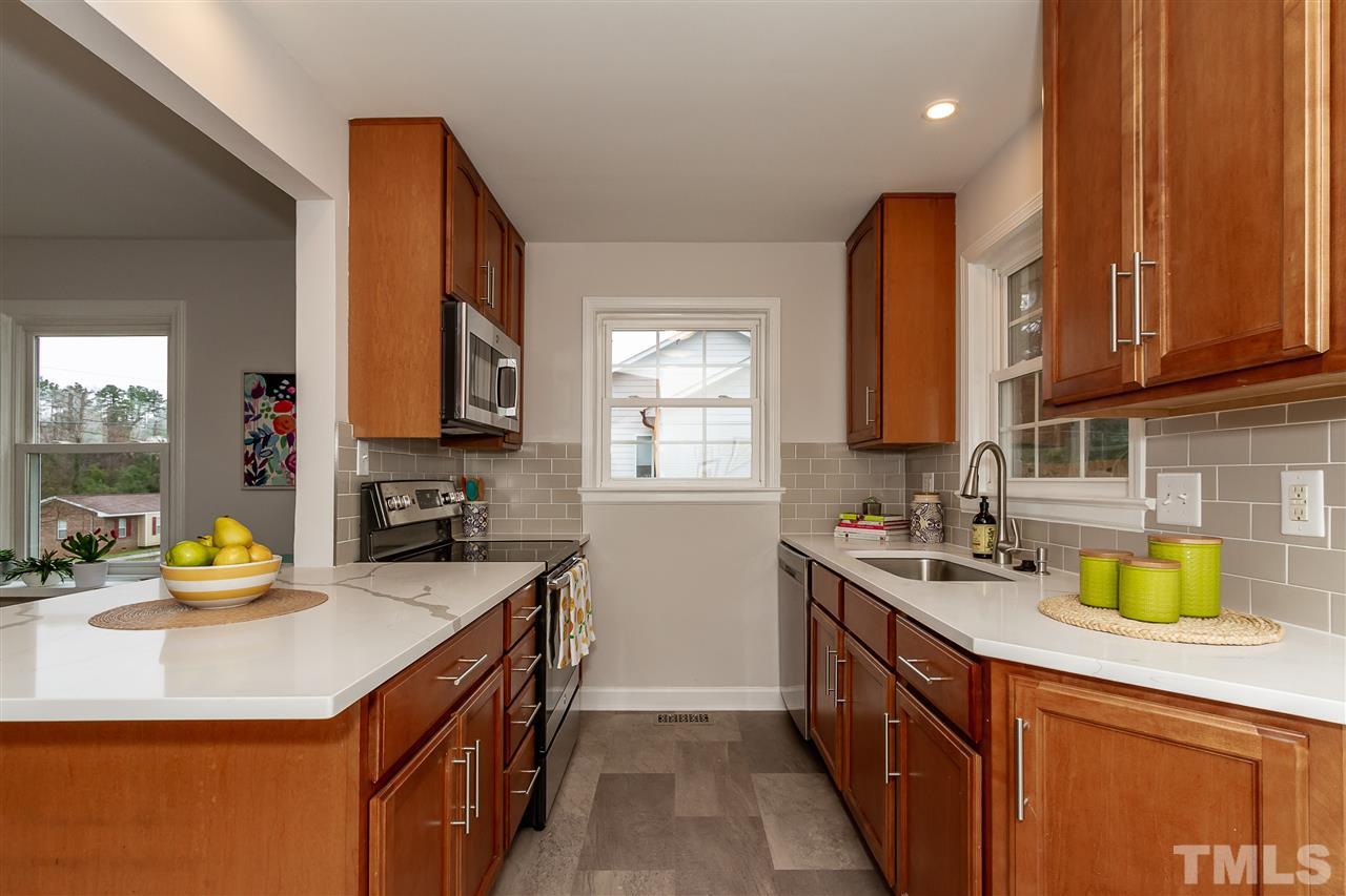 1321 Marlborough Road Raleigh, NC 27610 - Photo 7 of 23