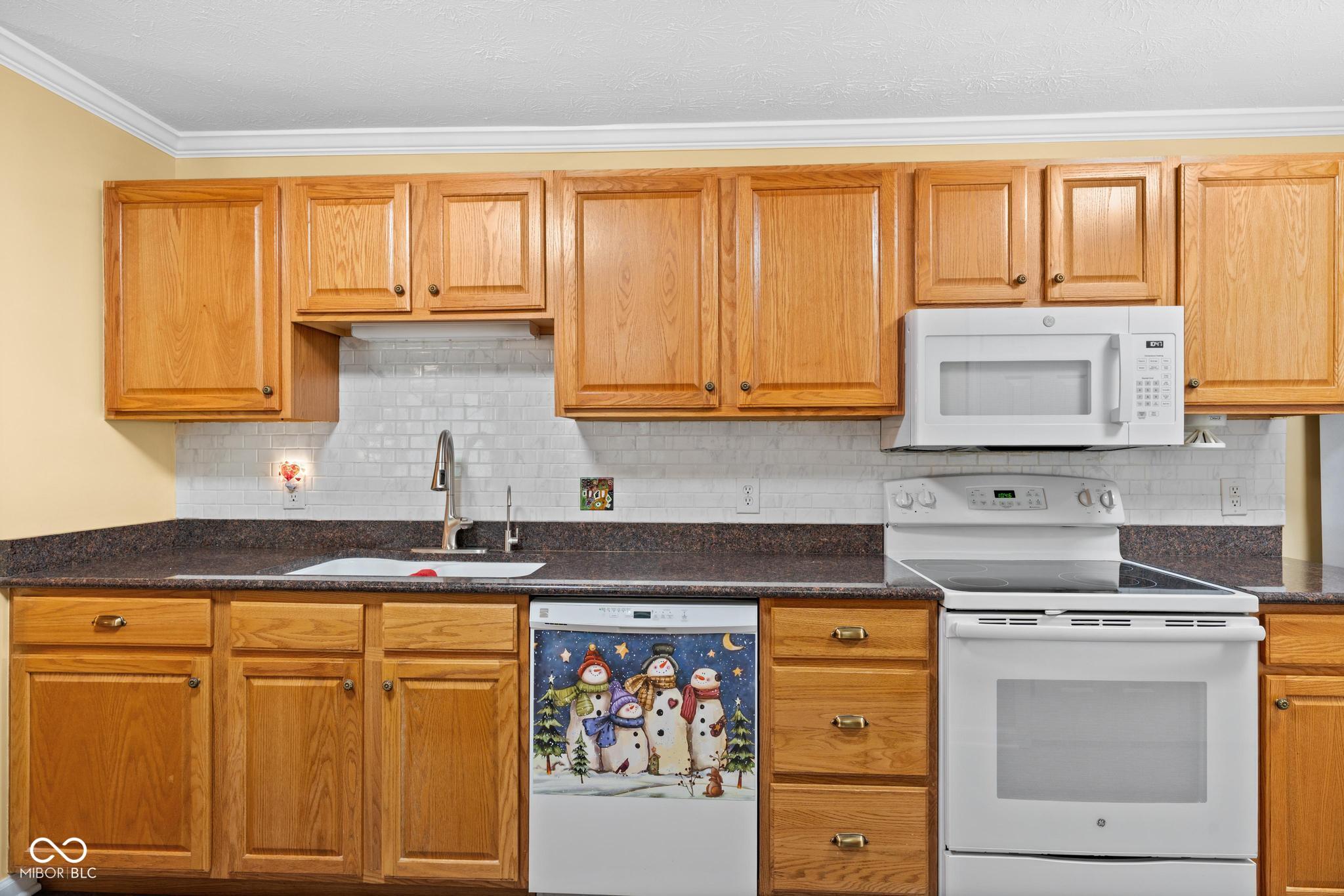 6510 Jade Stream Court, Unit 208 Indianapolis, IN 46237 - Photo 6 of 27