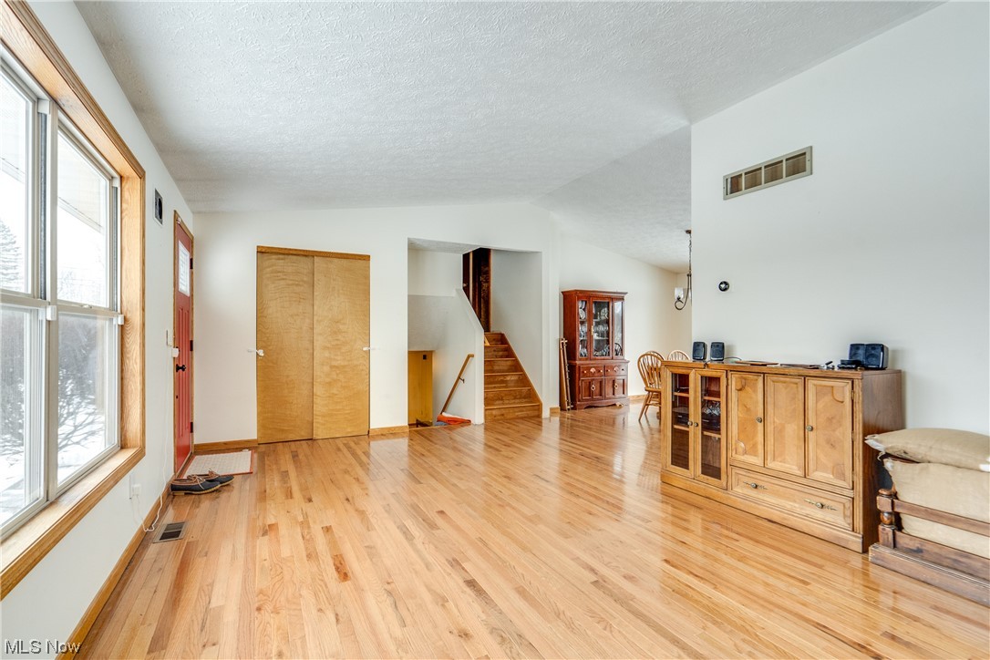 5303 Laubert Road Atwater, OH 44201 - Photo 10 of 37