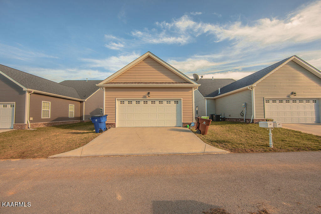 145 Hardinberry Street Oak Ridge, TN 37830 - Photo 5 of 23 2S2A2816-1