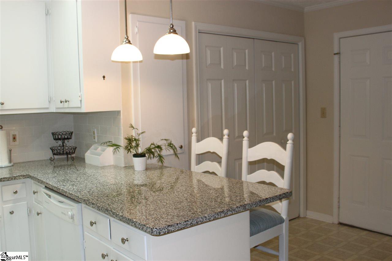 114 Hummingbird Ridge Greenville, SC 29605 - Photo 2 of 22 Gallery Image 2