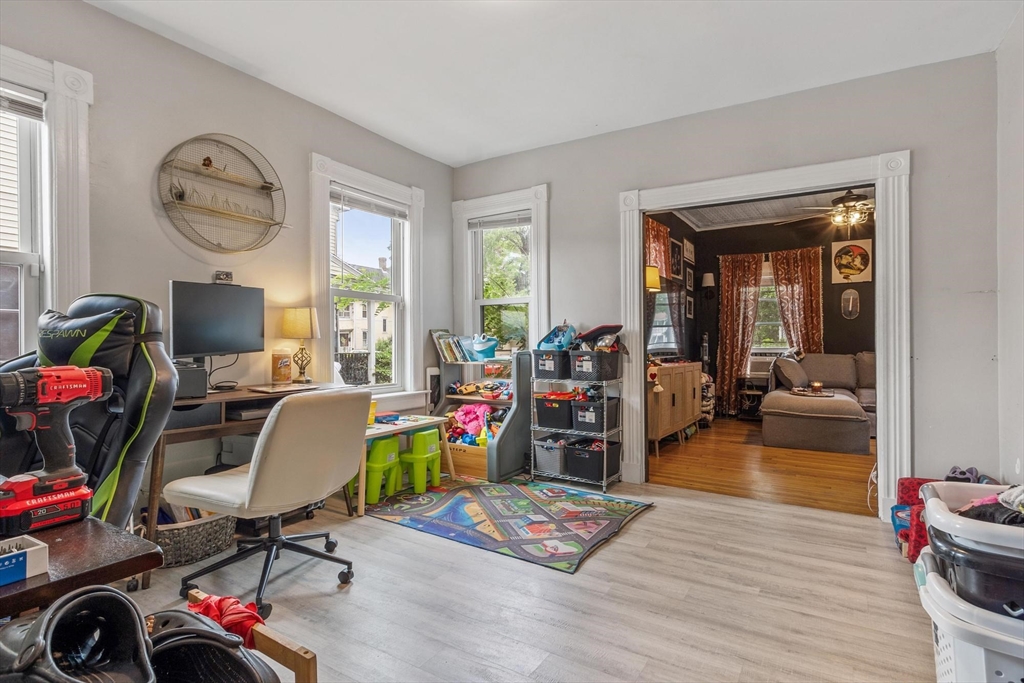 85 Montrose Street Springfield, MA 01109 - Photo 9 of 39