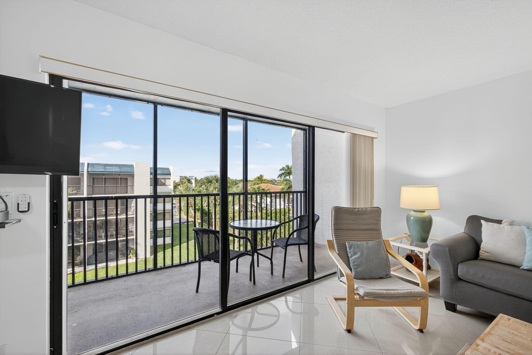 1605 Highway 1, Unit A407 Jupiter, FL 33477 - Photo 13 of 44 Living Area