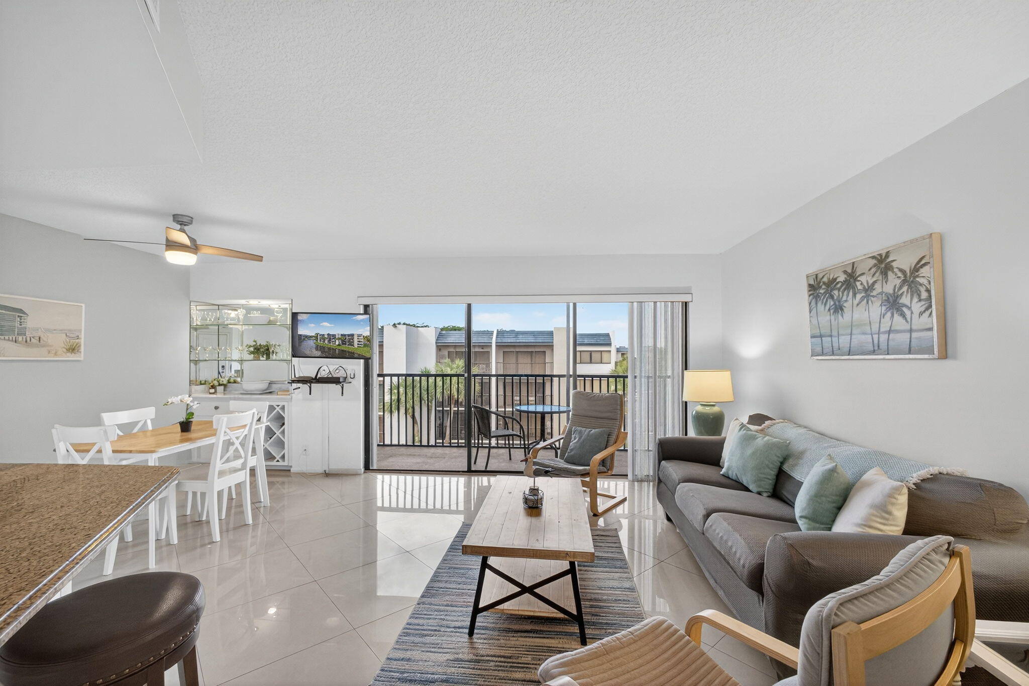 1605 Highway 1, Unit A407 Jupiter, FL 33477 - Photo 17 of 44 Living Area